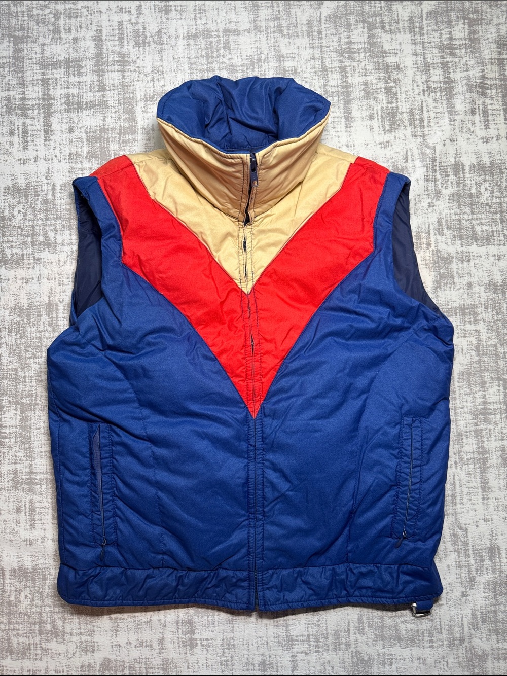 1970’s Vintage R.Morin Men's Colorblock Puffer Vest in Blue, Red Cream 23X19PTP